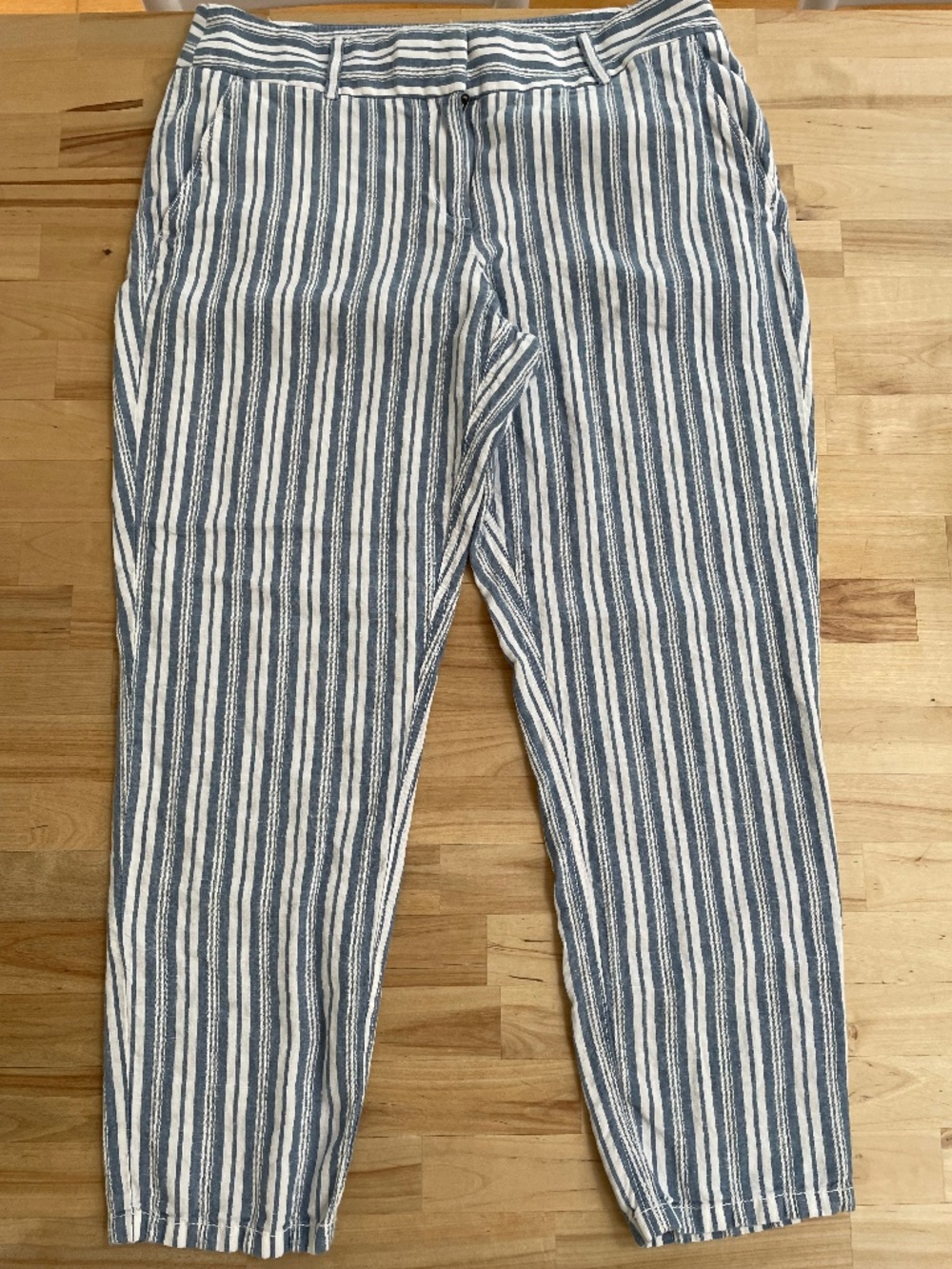 LOFT cropped pants